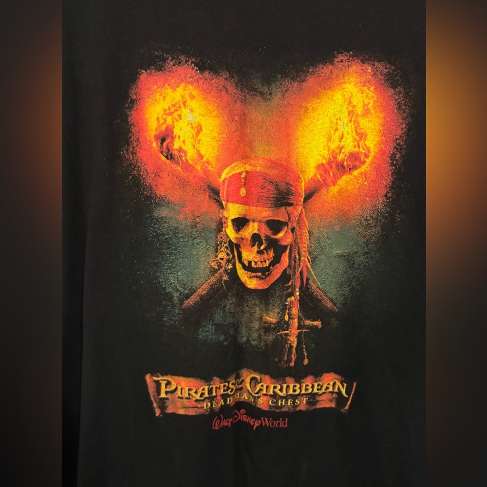 Vintage 2006 Y2K Pirates of the Caribbean Disney Tee T Shirt Size Large - Picture 2 of 4